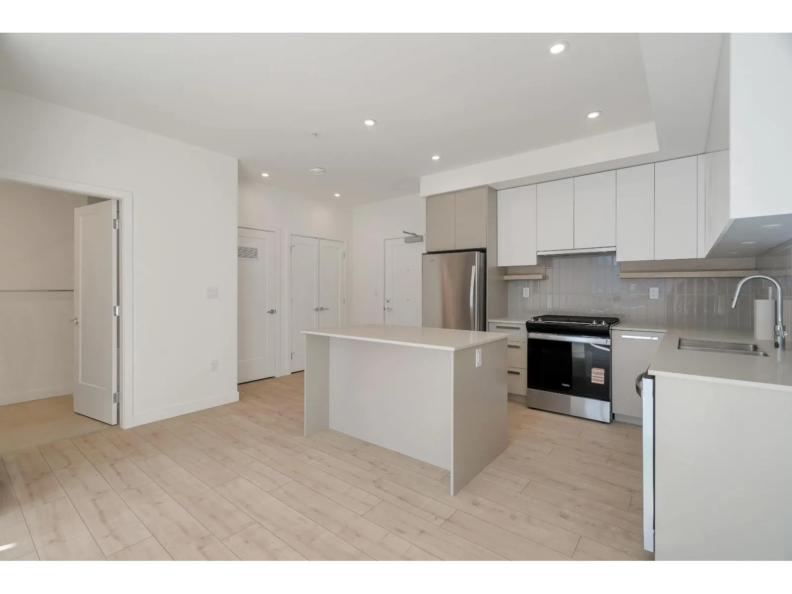 223 13788 76 AVENUE