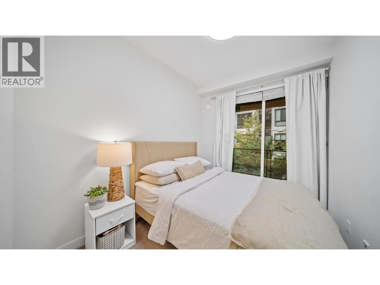 204 719 W 3RD STREET