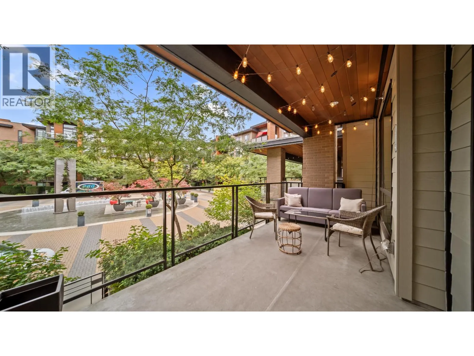 204 719 W 3RD STREET