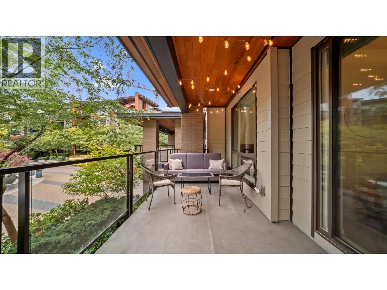 204 719 W 3RD STREET