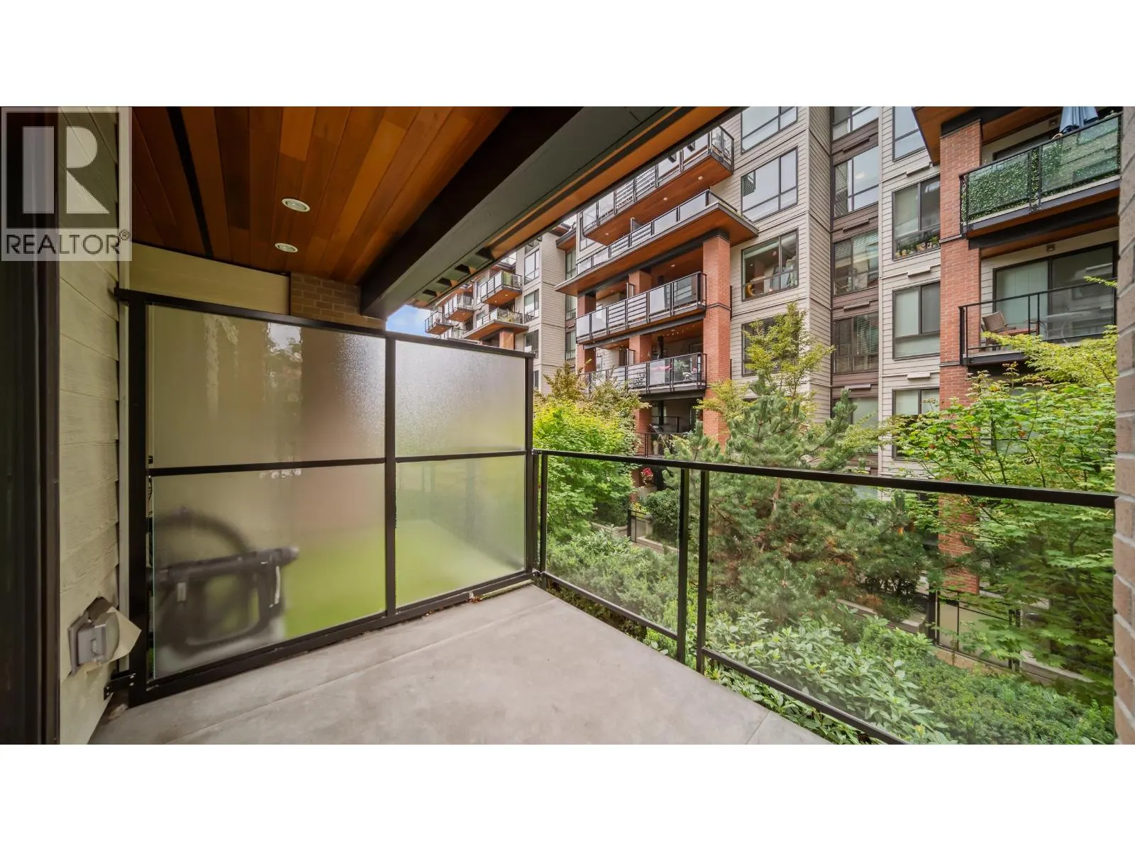 204 719 W 3RD STREET