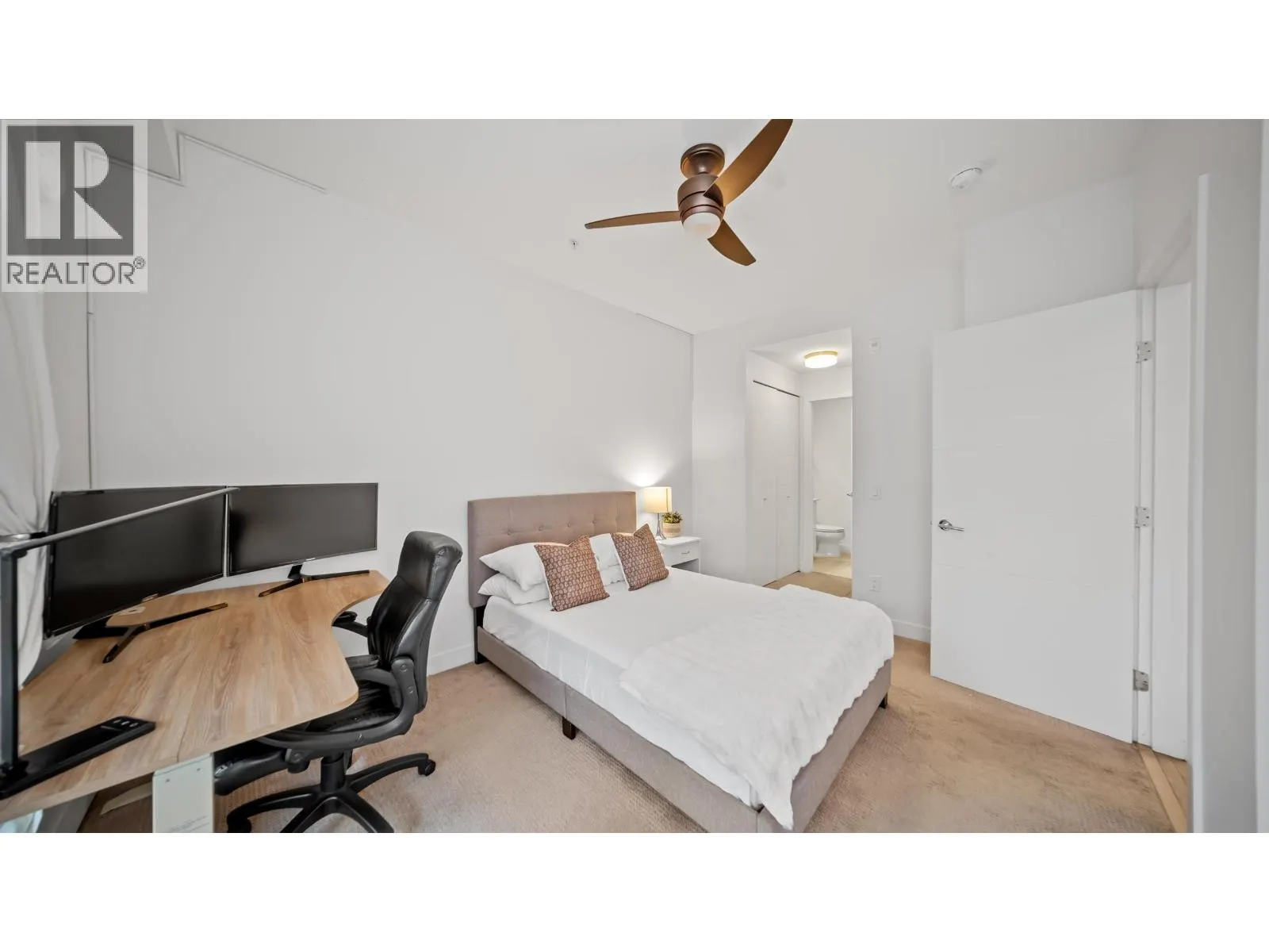 204 719 W 3RD STREET
