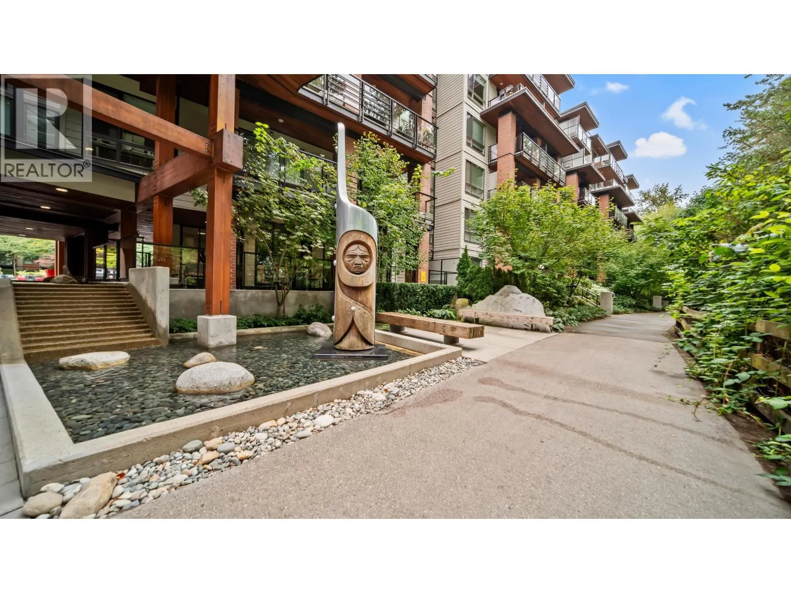 204 719 W 3RD STREET
