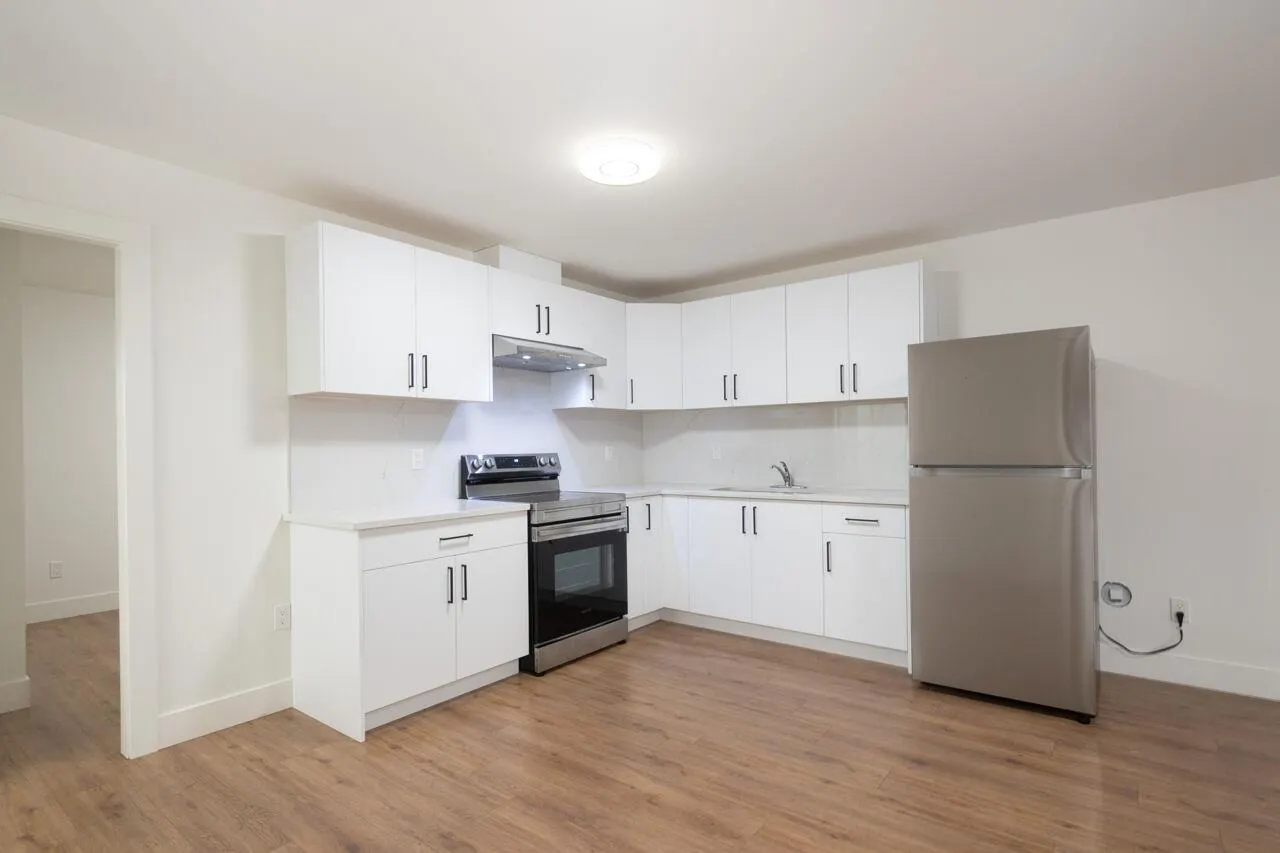 Lower Suite 20158 27A AVENUE