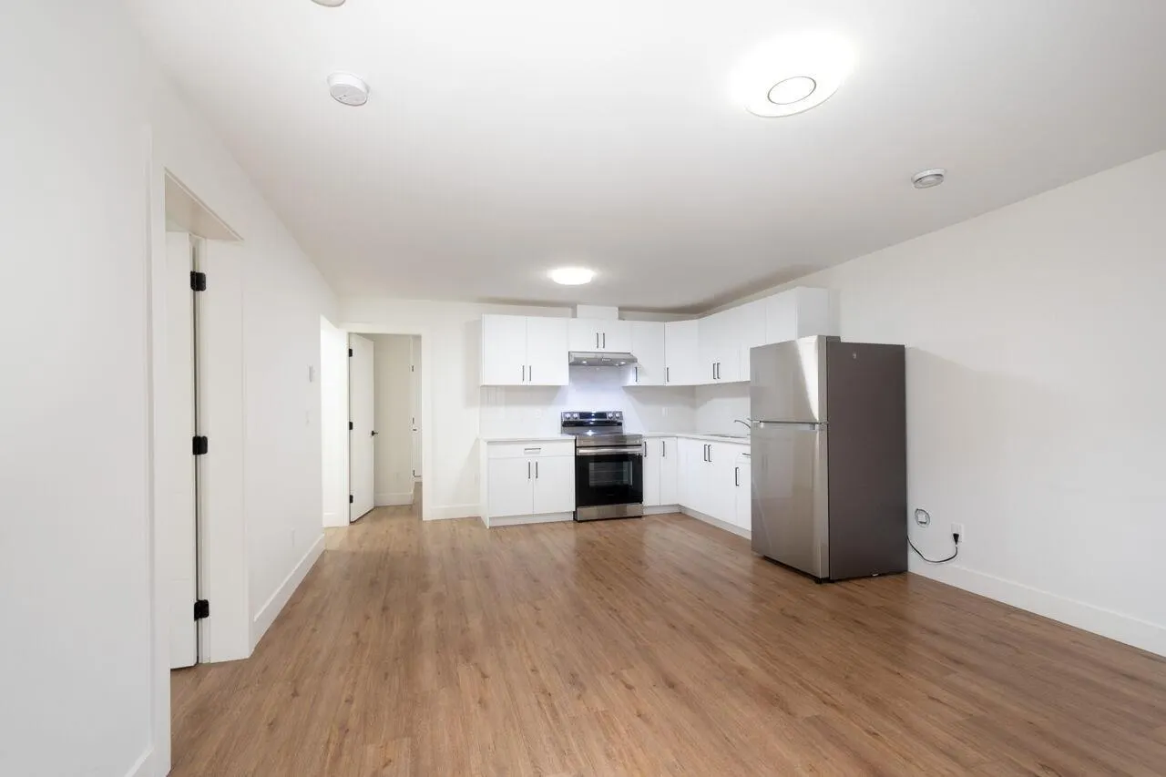 Lower Suite 20158 27A AVENUE