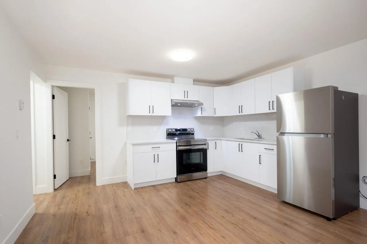 Lower Suite 20158 27A AVENUE