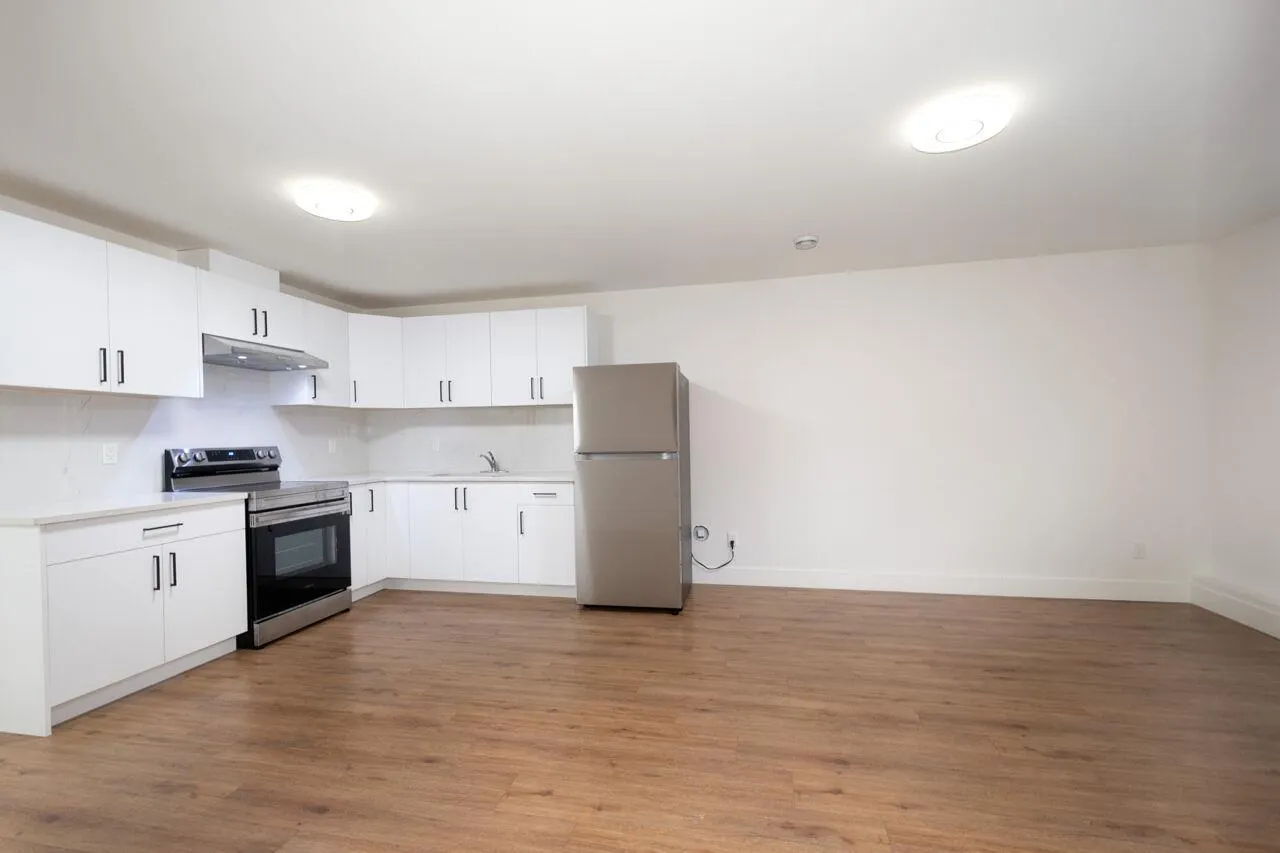Lower Suite 20158 27A AVENUE