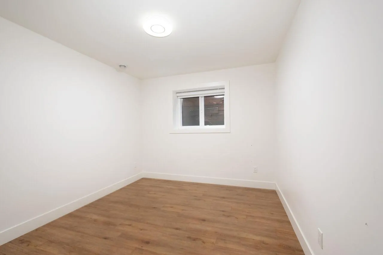 Lower Suite 20158 27A AVENUE