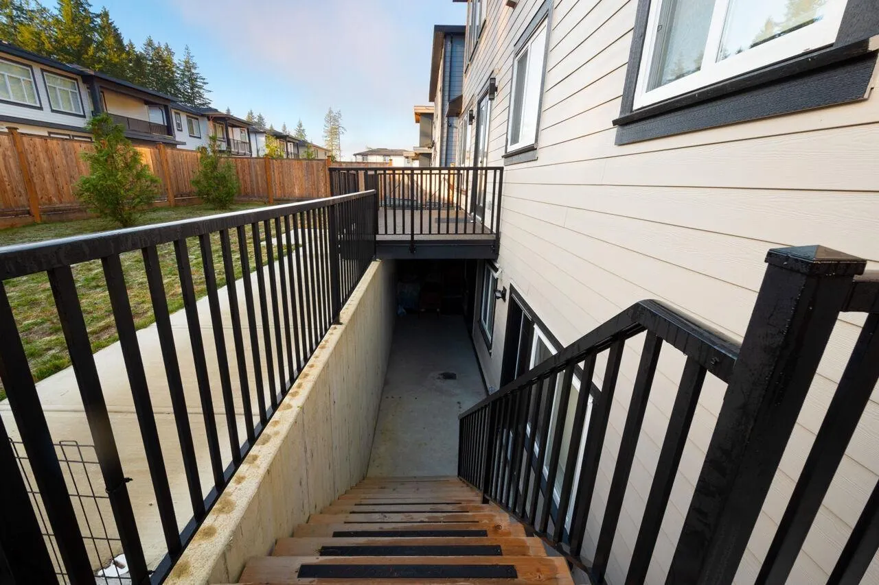 Lower Suite 20158 27A AVENUE