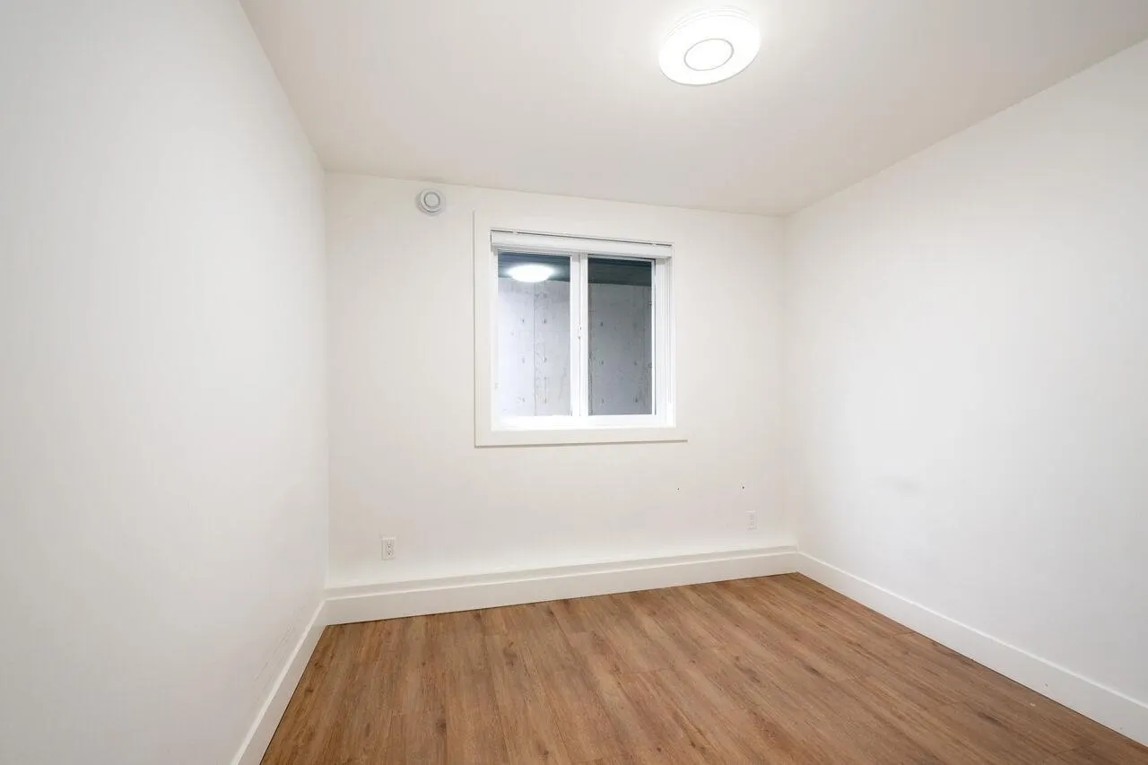 Lower Suite 20158 27A AVENUE