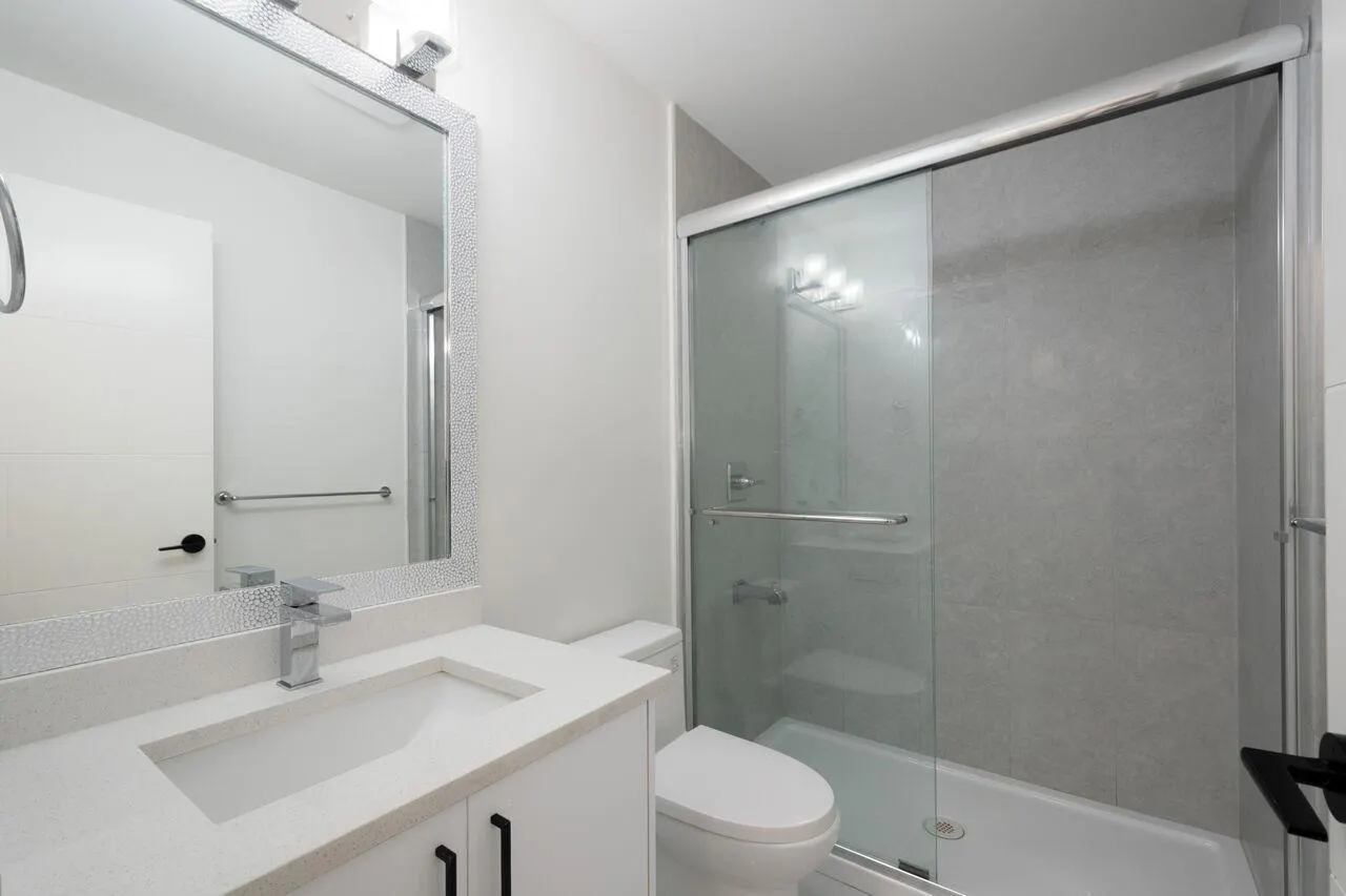 Lower Suite 20158 27A AVENUE