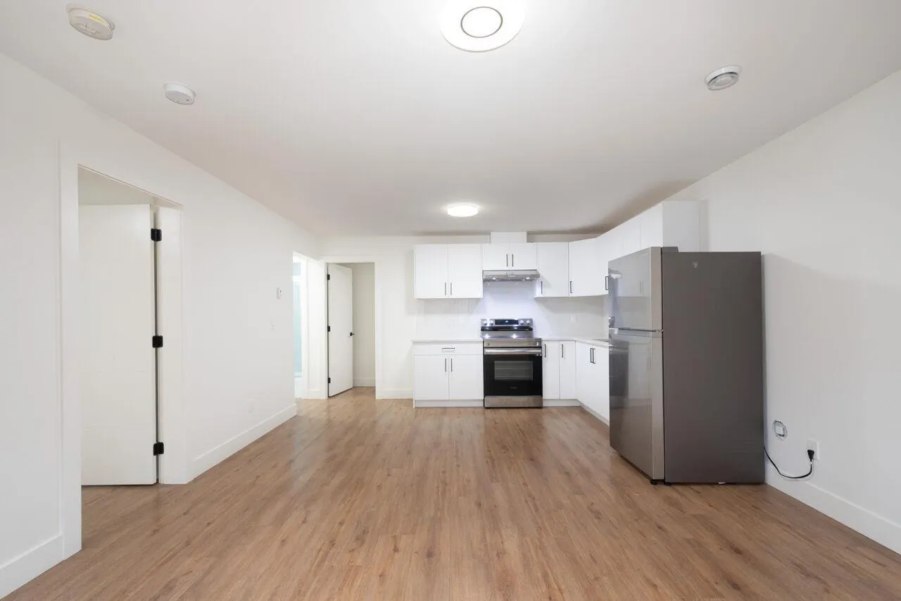 Lower Suite 20158 27A AVENUE