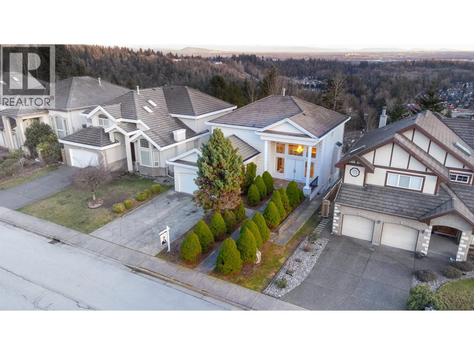 3126 SILVERTHRONE DRIVE