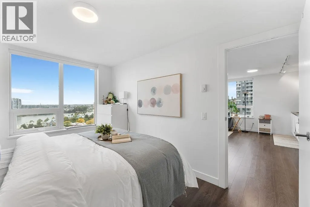 1502 988 QUAYSIDE DRIVE