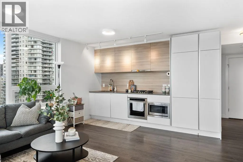 1502 988 QUAYSIDE DRIVE