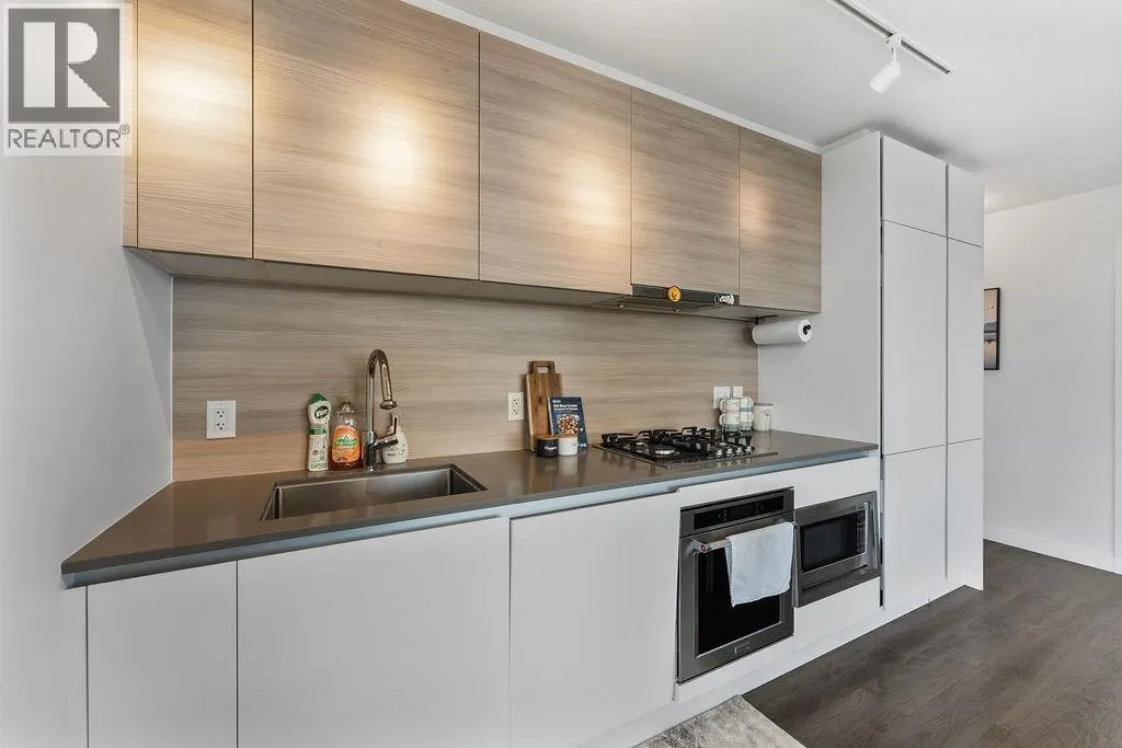 1502 988 QUAYSIDE DRIVE