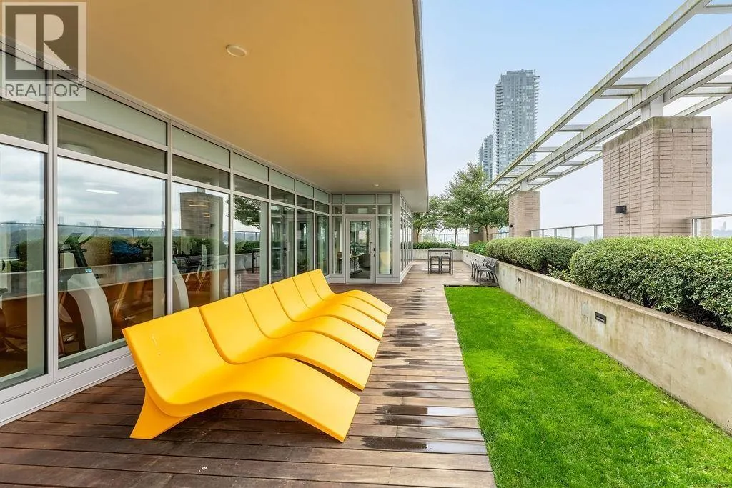 1502 988 QUAYSIDE DRIVE