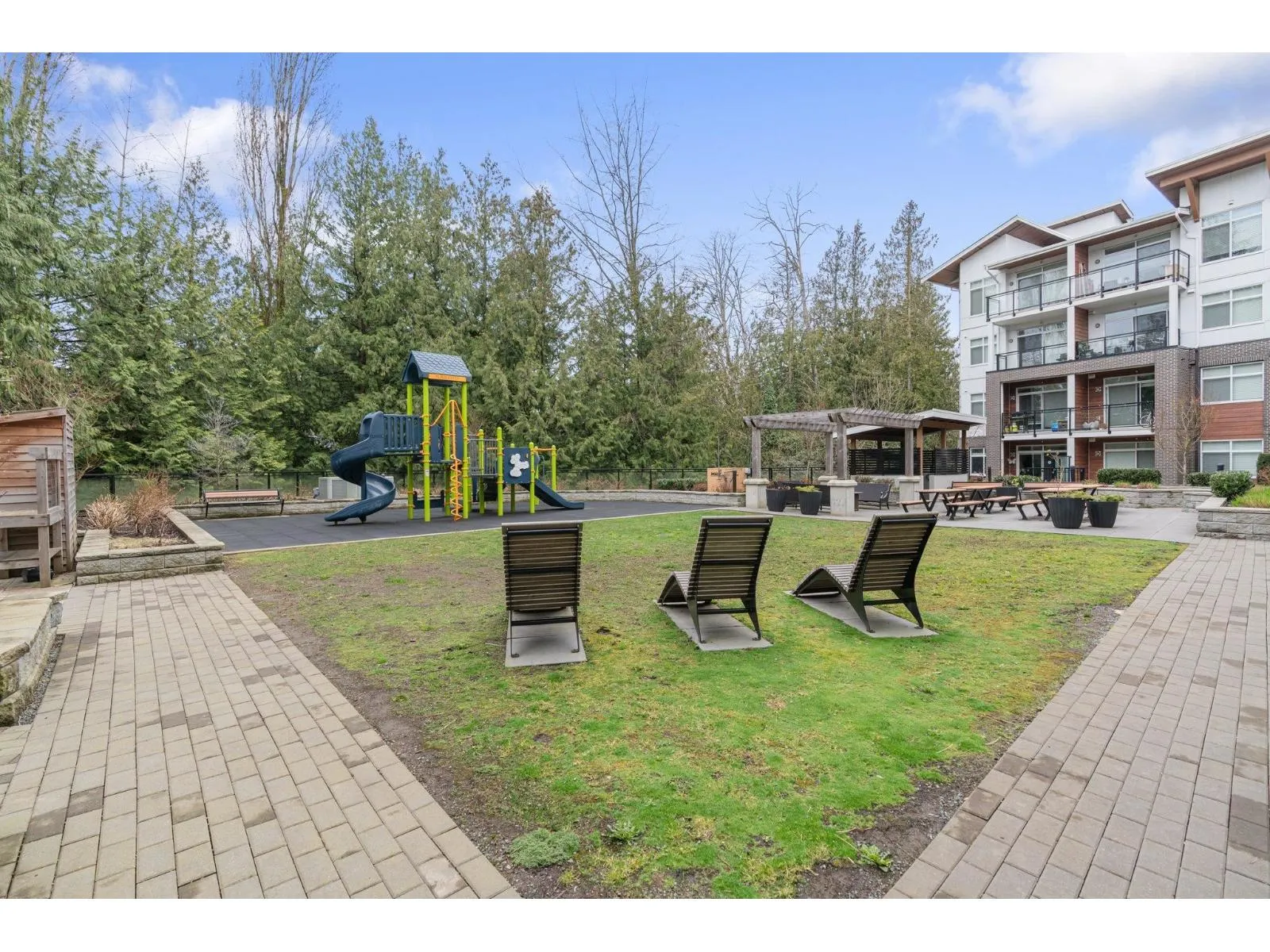 414 5415 BRYDON CRESCENT