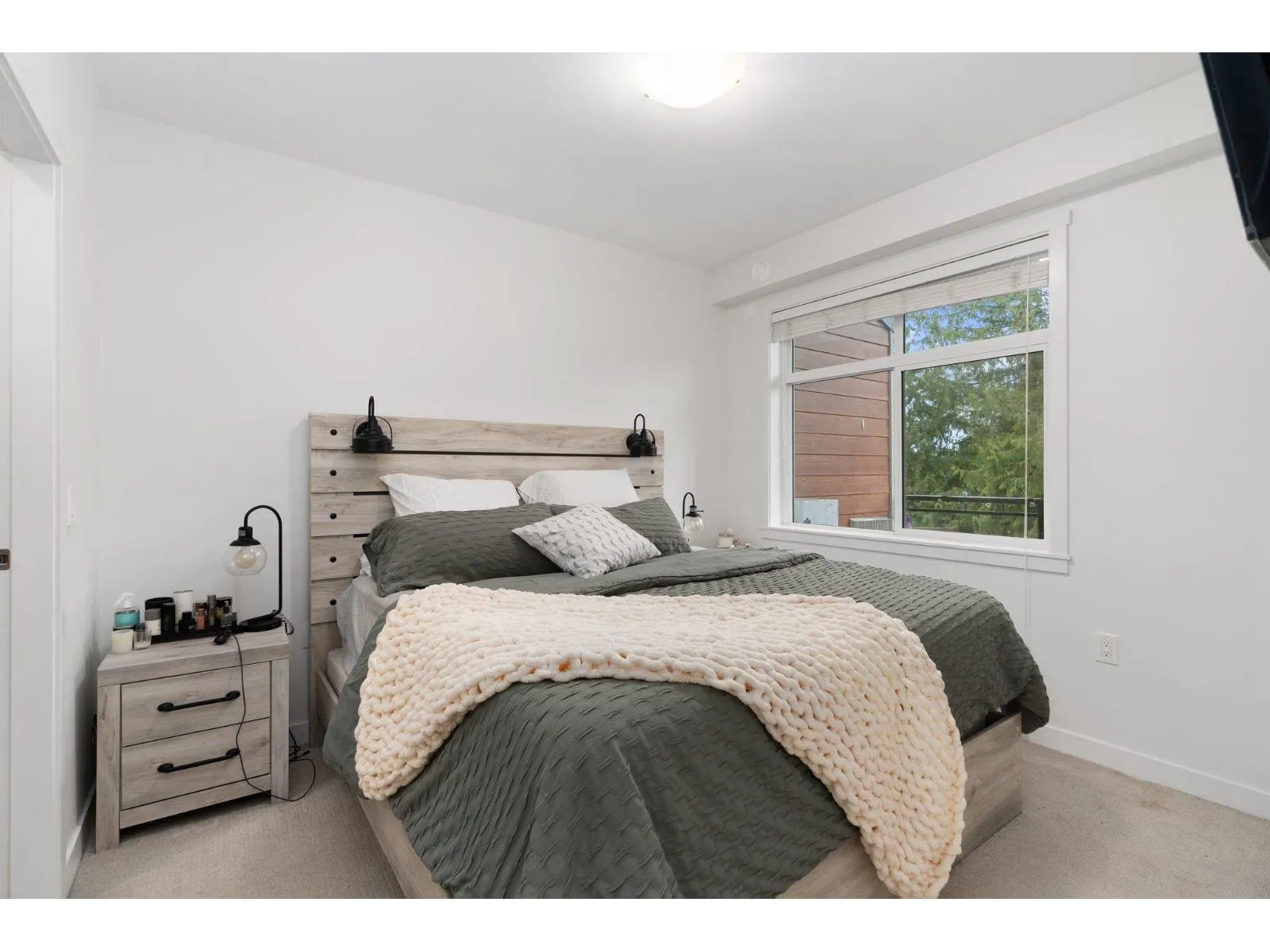 414 5415 BRYDON CRESCENT