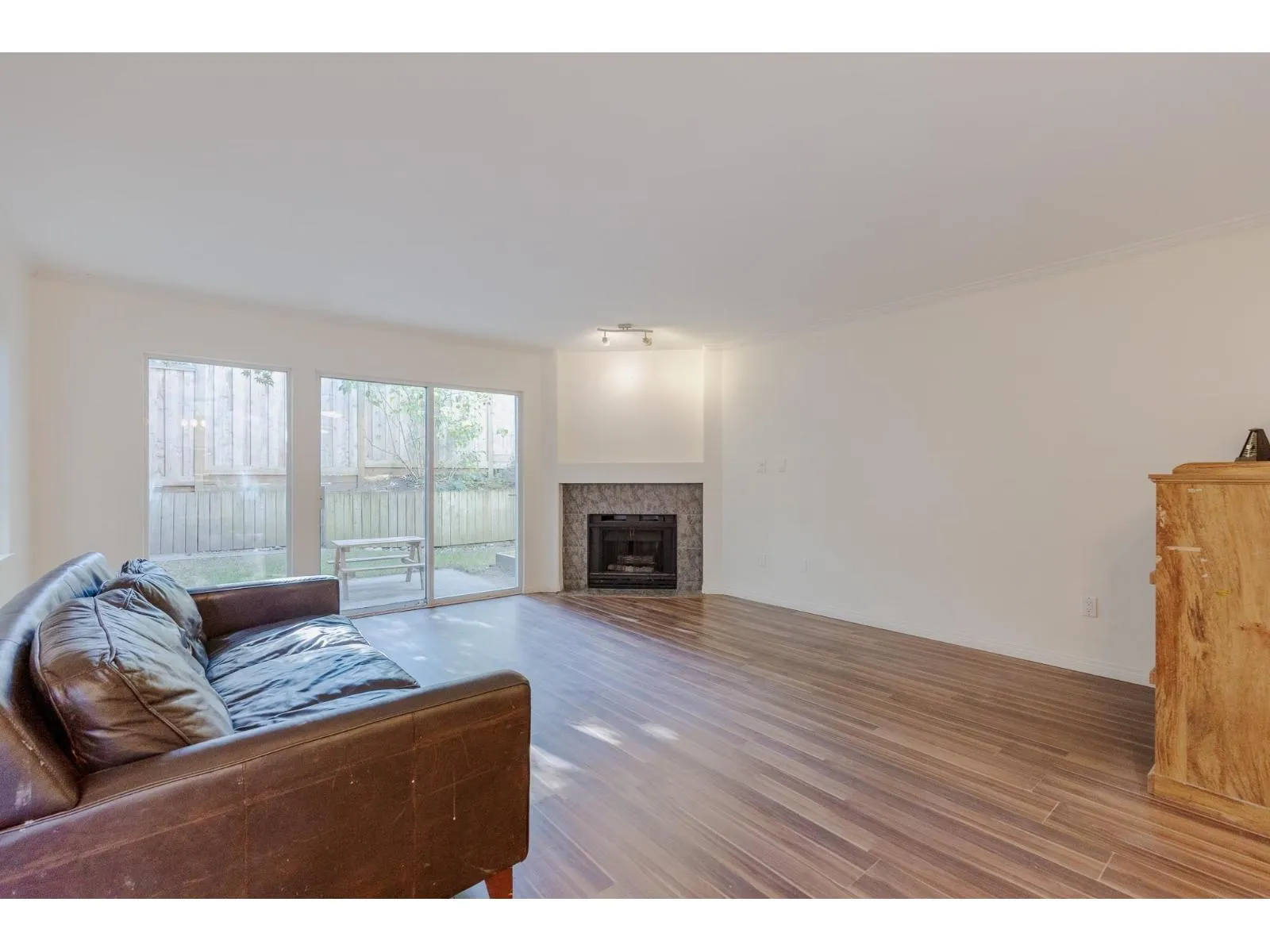15 1828 LILAC DRIVE