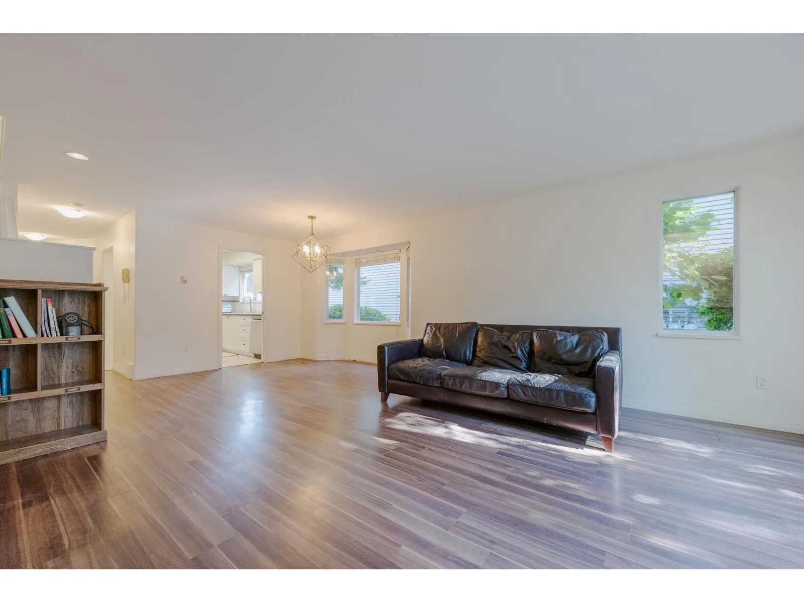 15 1828 LILAC DRIVE