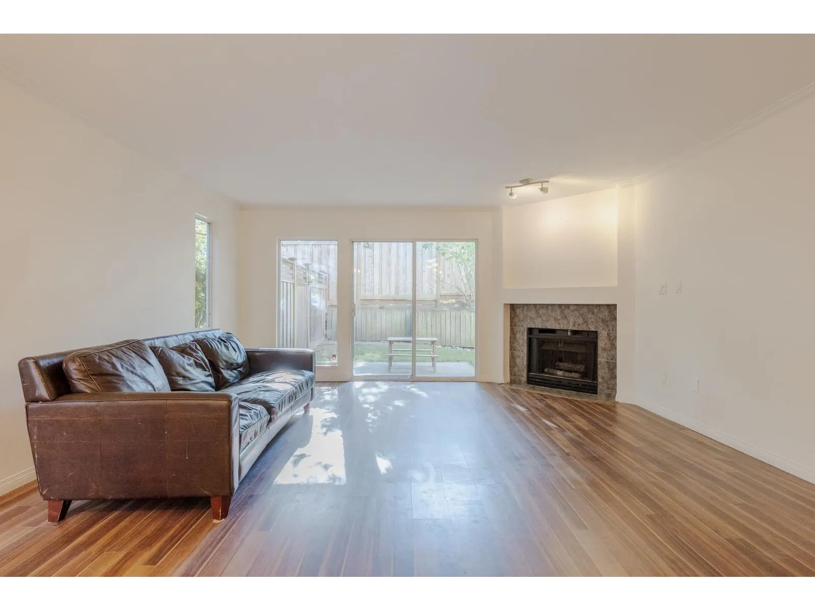 15 1828 LILAC DRIVE