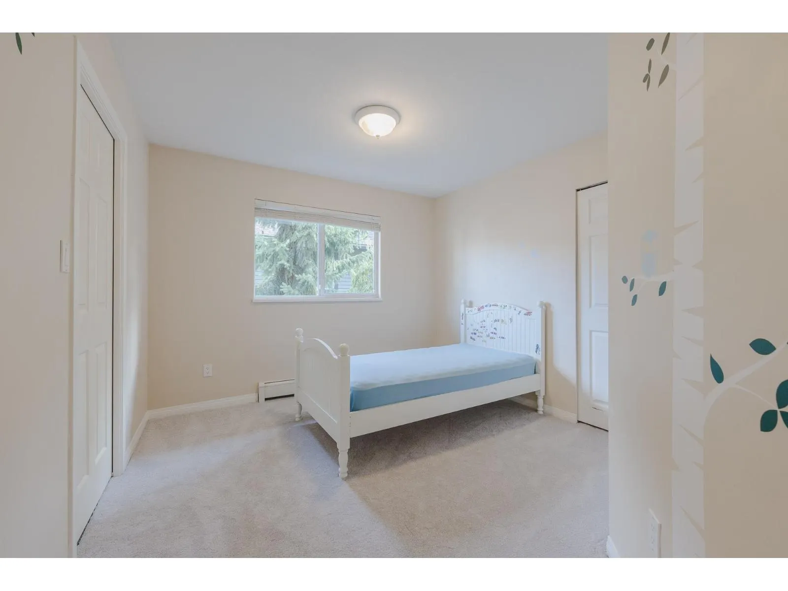 15 1828 LILAC DRIVE