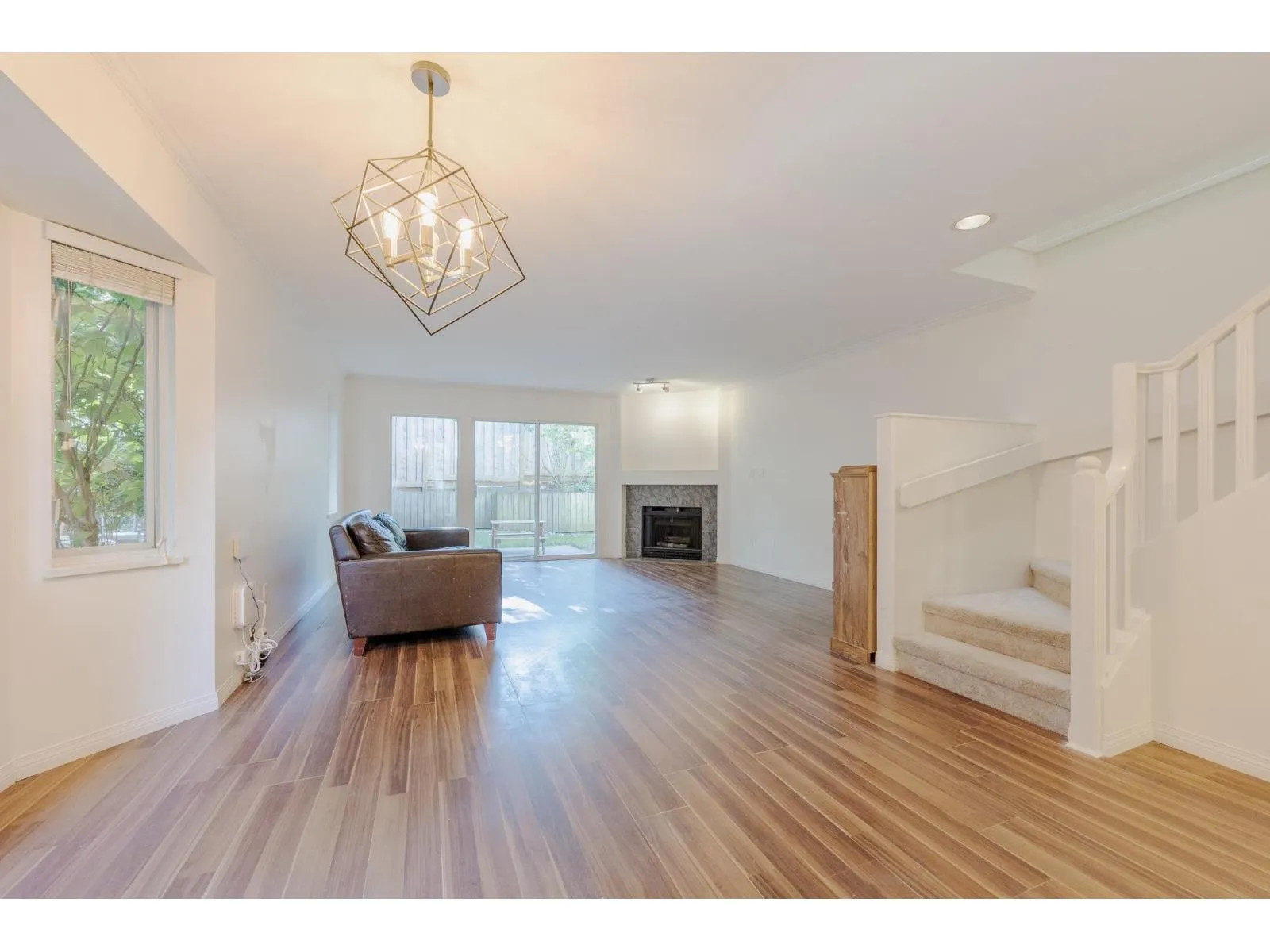 15 1828 LILAC DRIVE