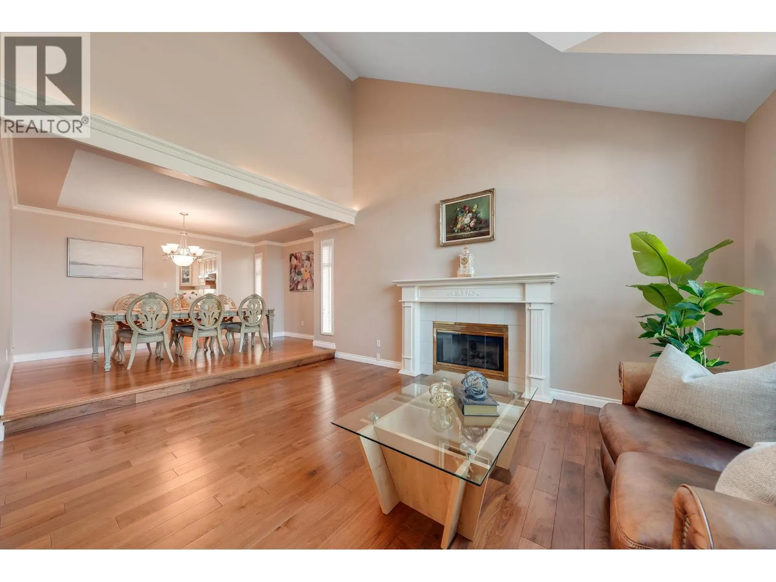 1831 WALNUT CRESCENT