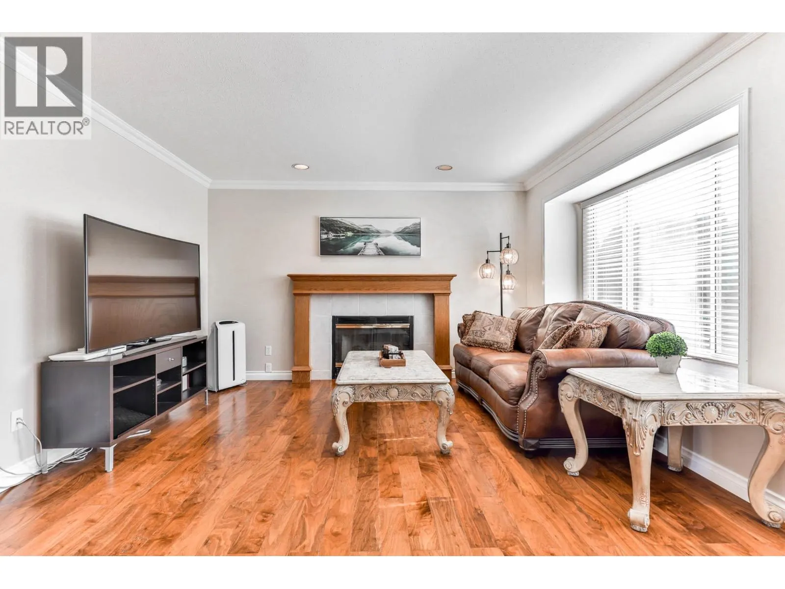 1831 WALNUT CRESCENT