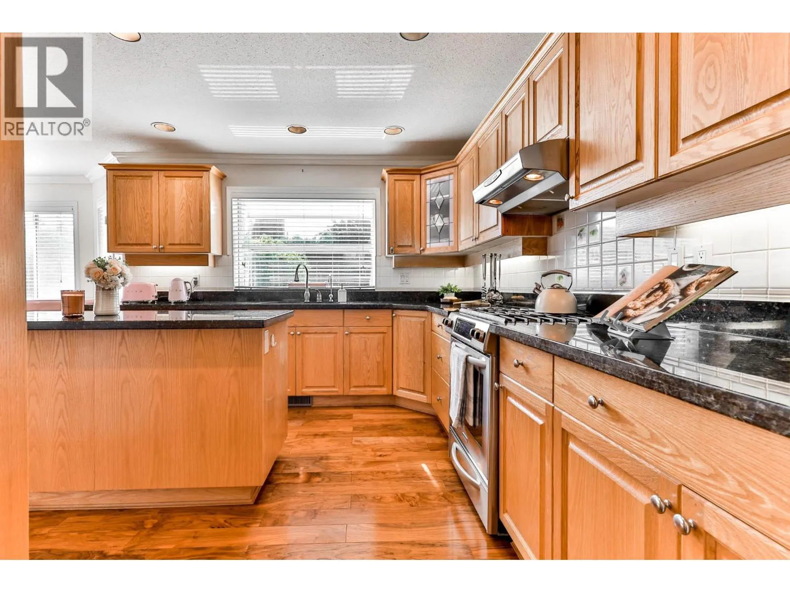1831 WALNUT CRESCENT
