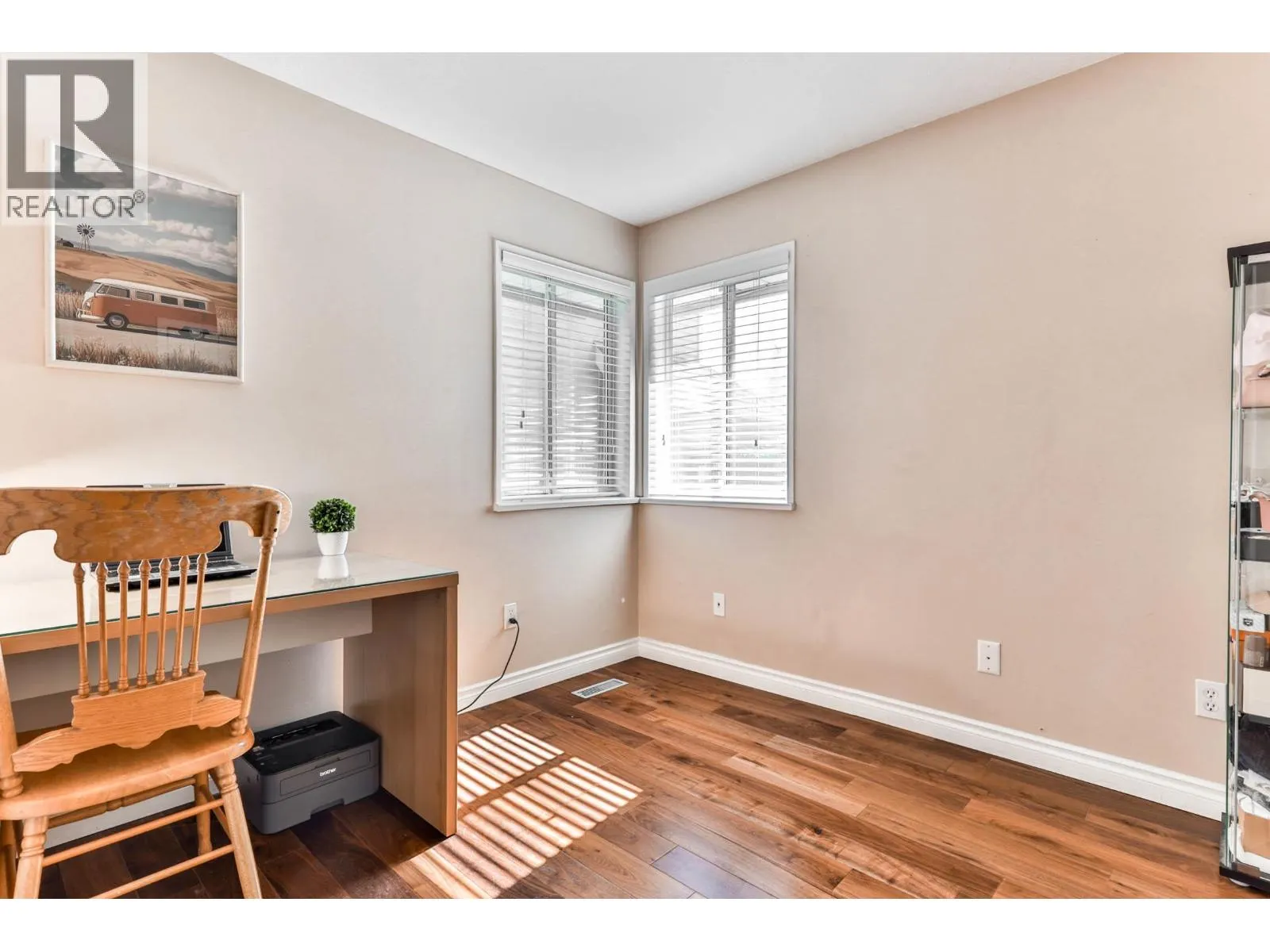 1831 WALNUT CRESCENT