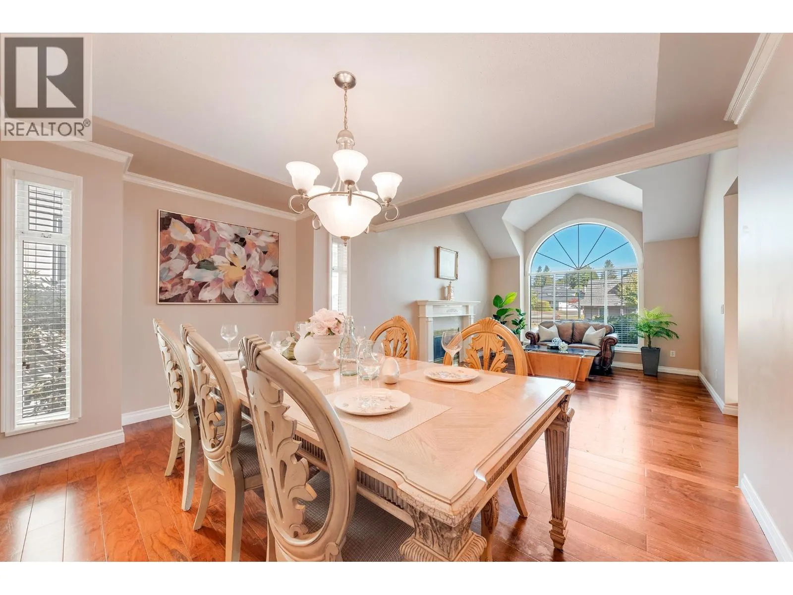 1831 WALNUT CRESCENT