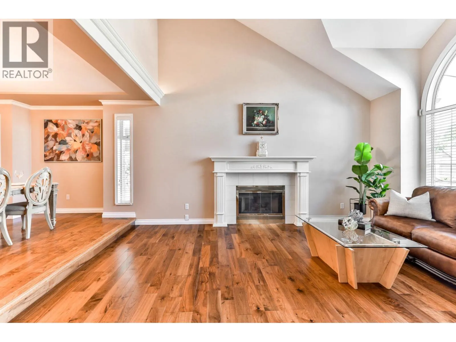 1831 WALNUT CRESCENT