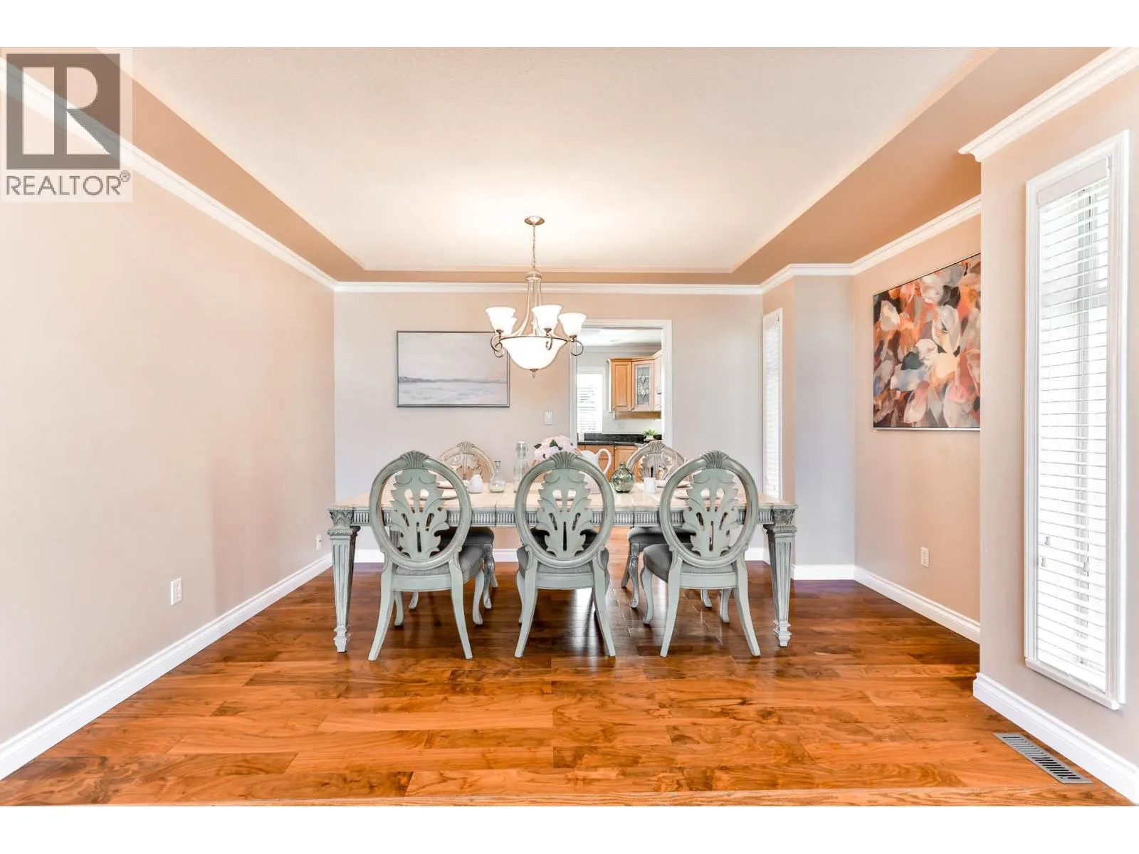 1831 WALNUT CRESCENT