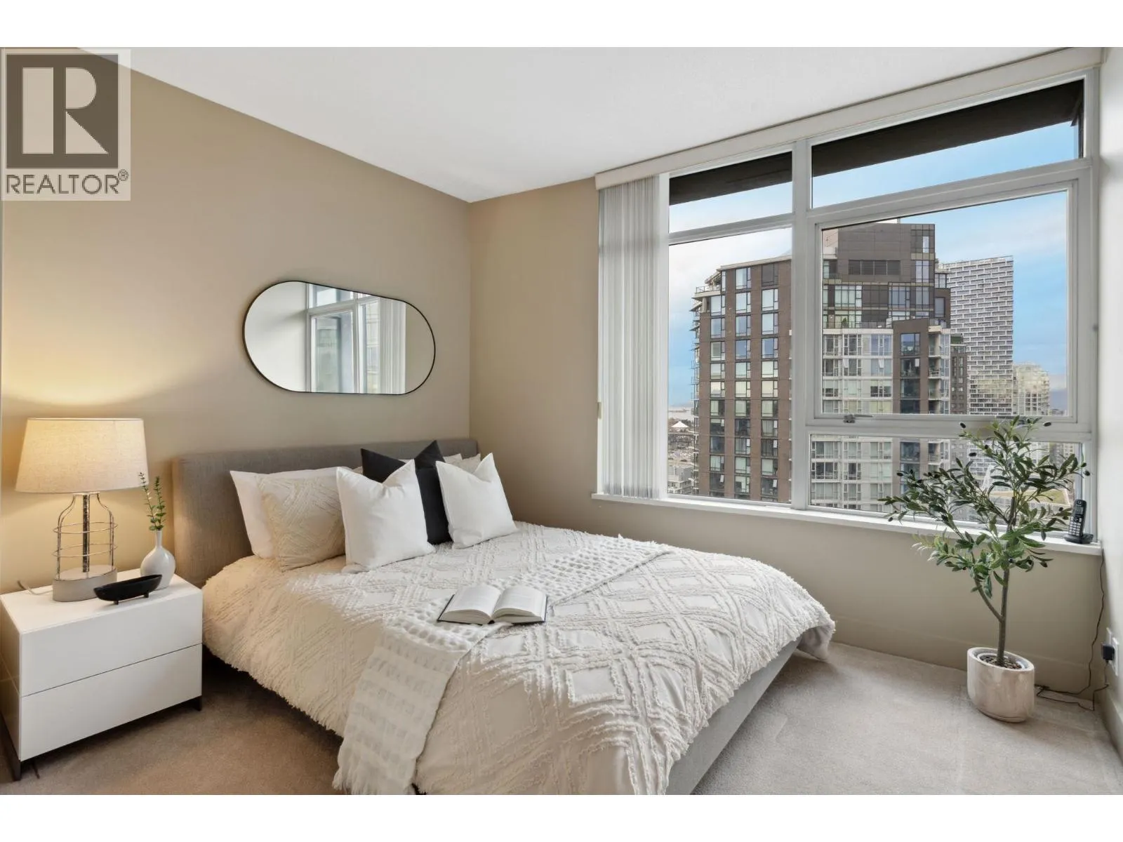 220X 1483 HOMER STREET