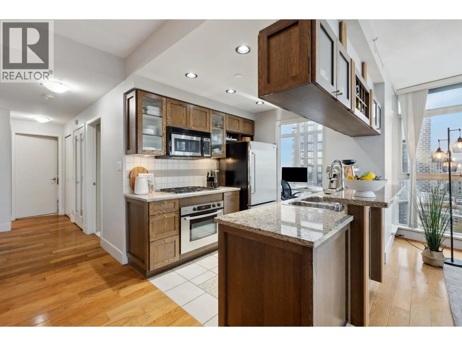220X 1483 HOMER STREET