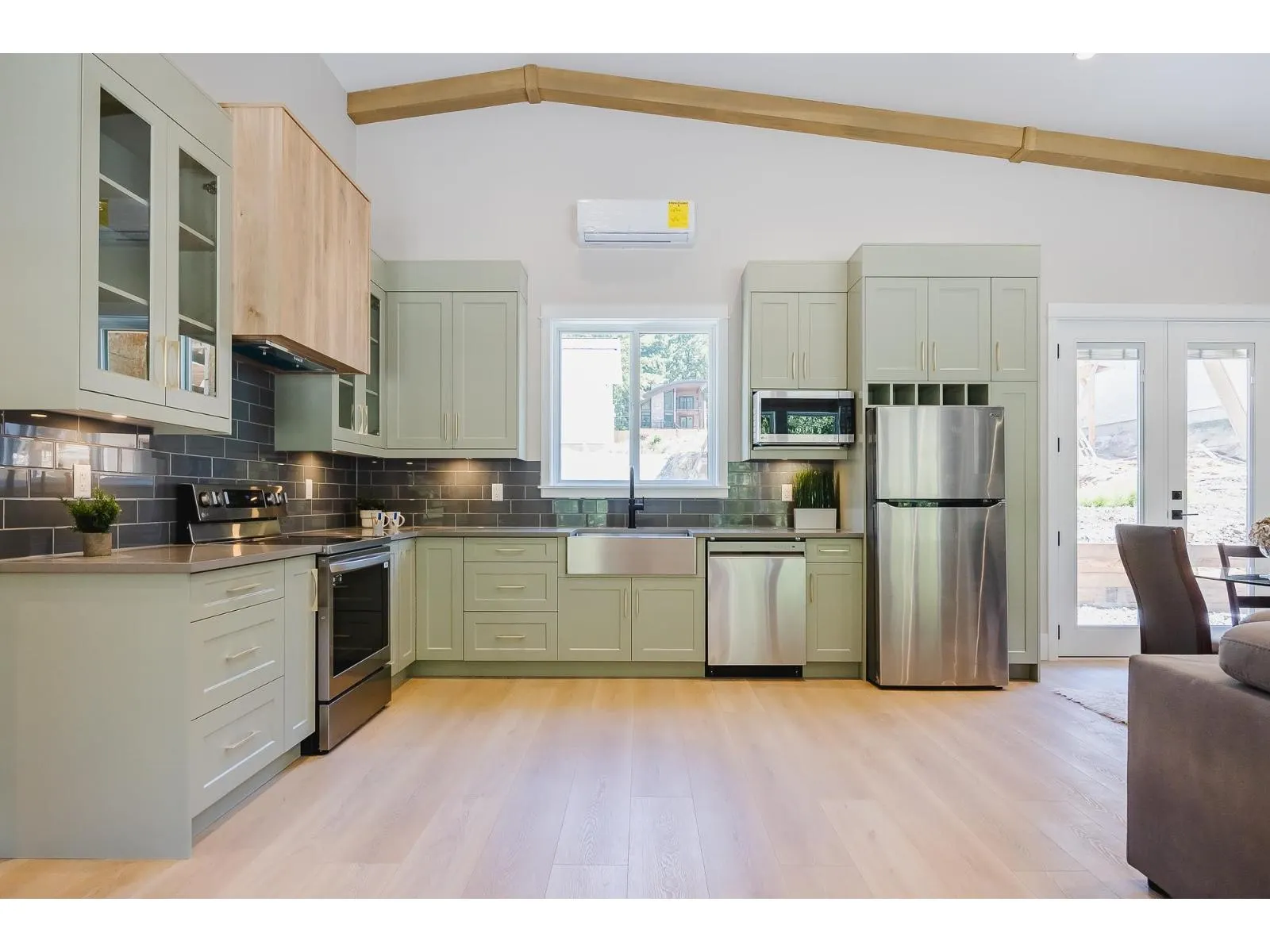 HG 184 71384 GROVE PLACE|Sunshine Valley