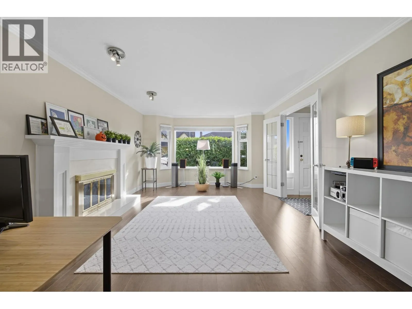 5571 PEARL COURT
