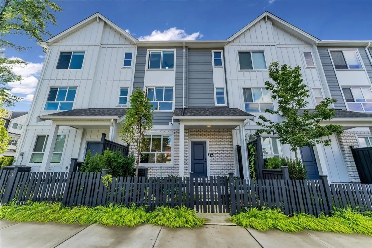38 17458 100 AVENUE