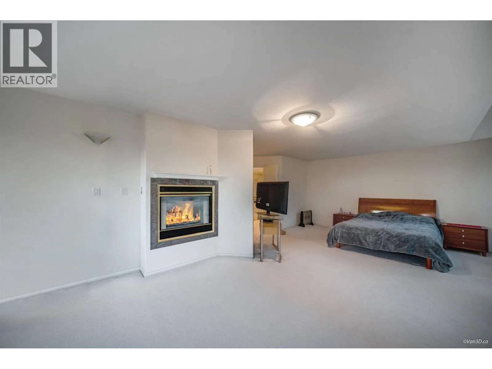 2599 DIAMOND CRESCENT