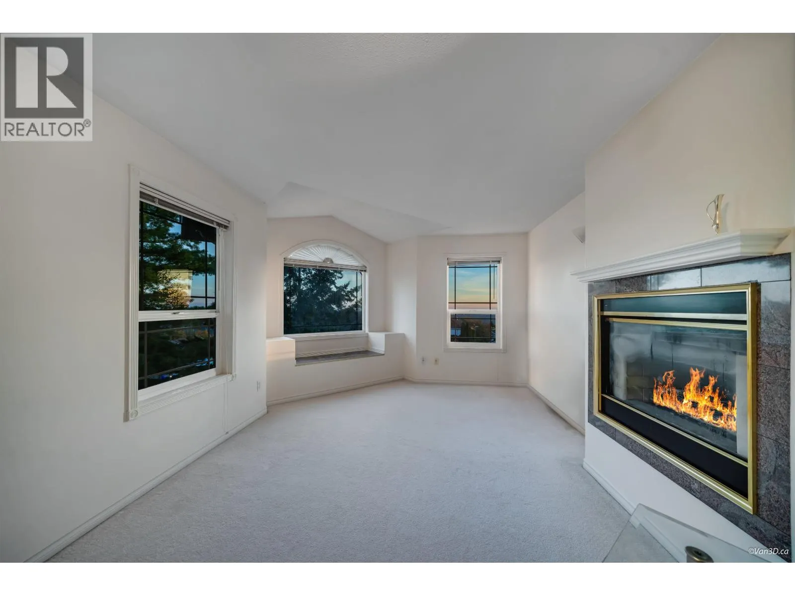 2599 DIAMOND CRESCENT