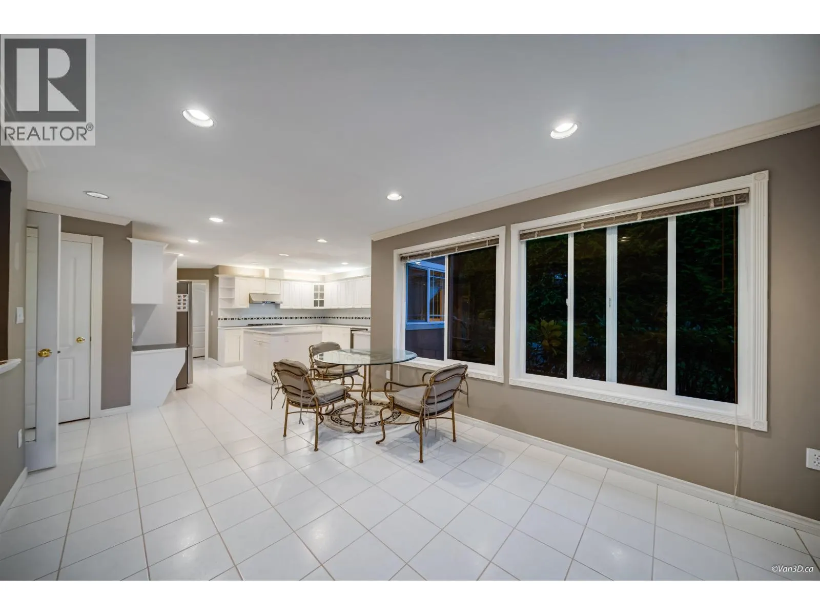 2599 DIAMOND CRESCENT