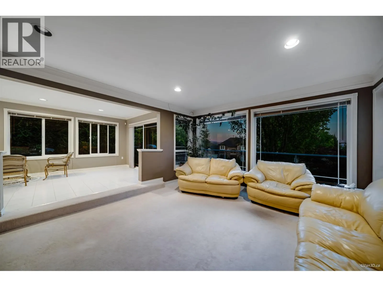 2599 DIAMOND CRESCENT