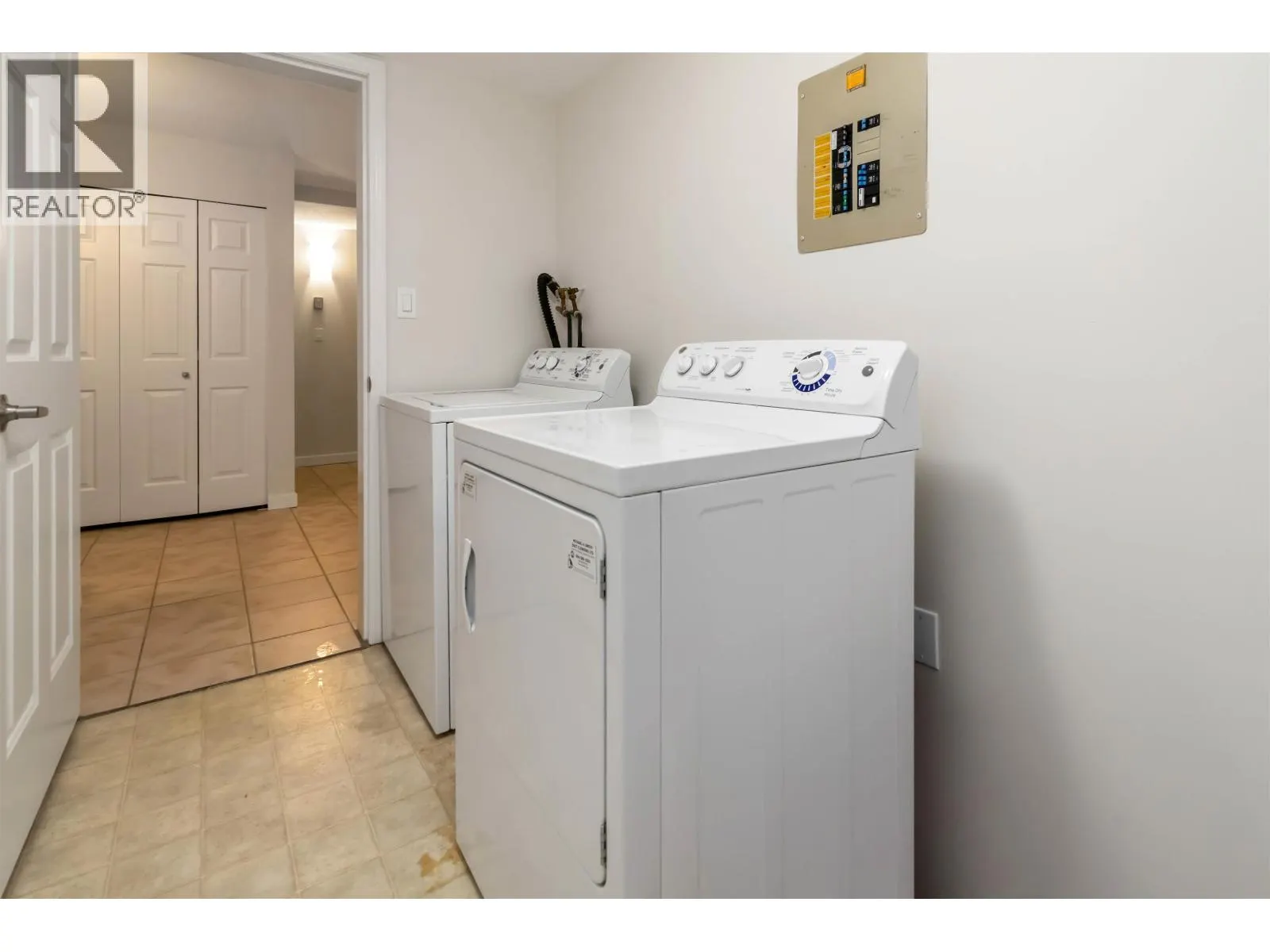 102 1230 QUAYSIDE DRIVE