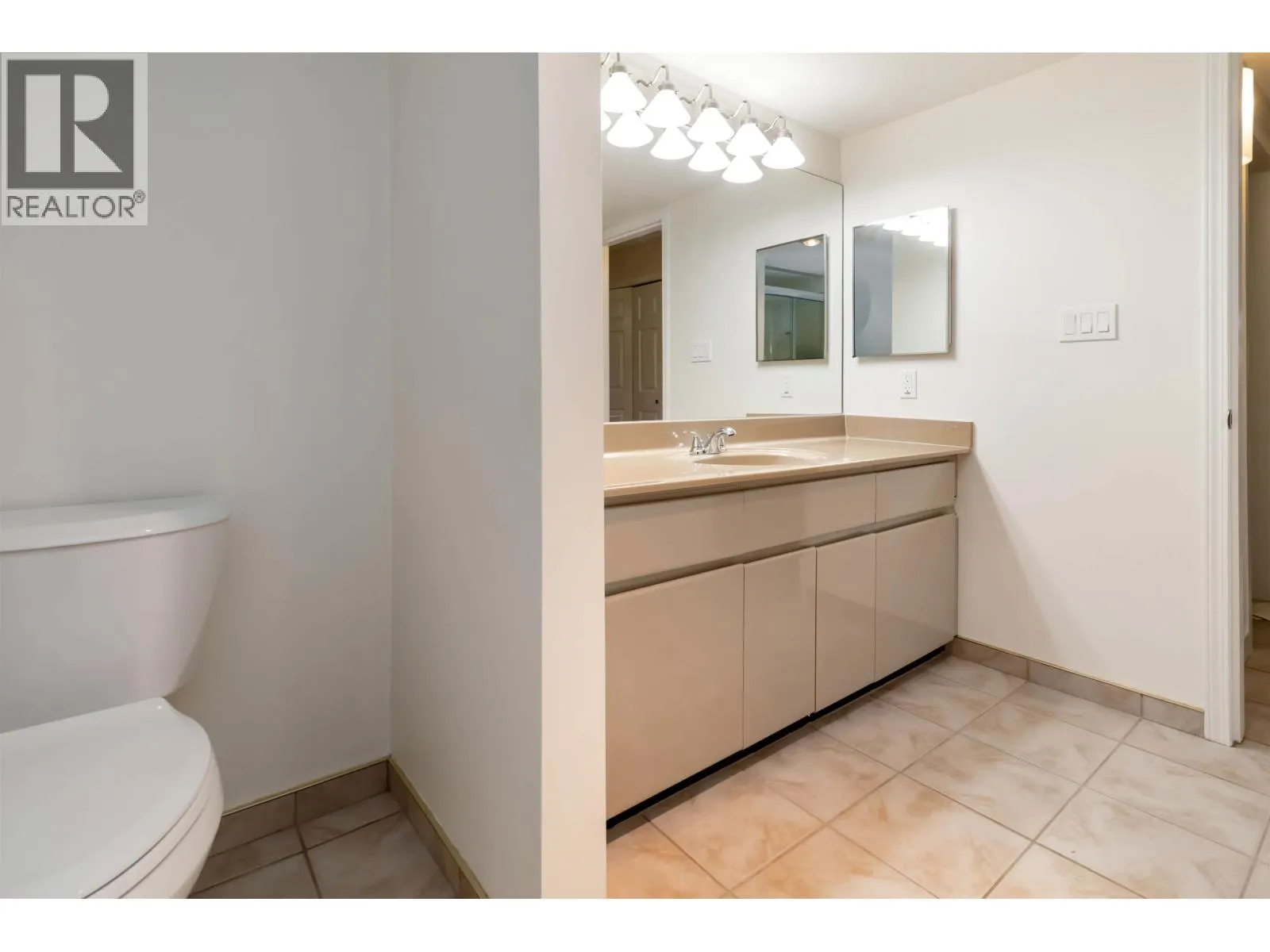102 1230 QUAYSIDE DRIVE