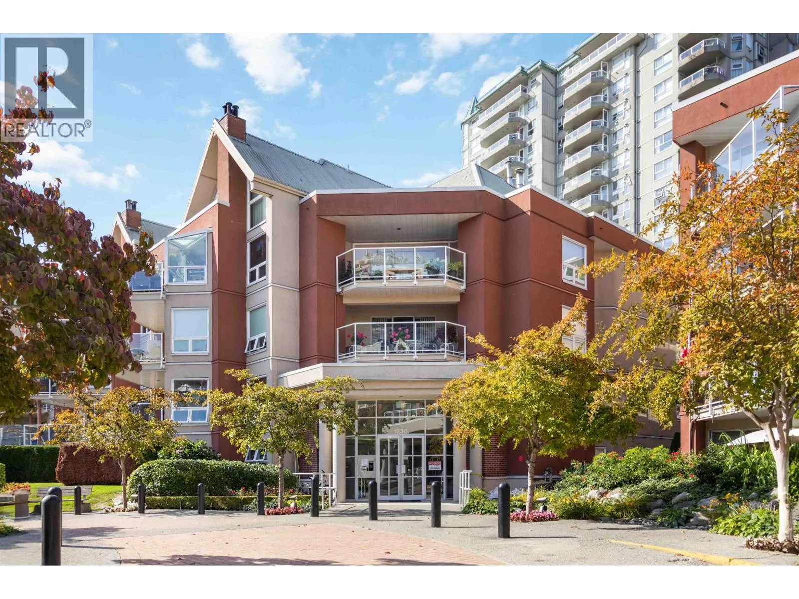 102 1230 QUAYSIDE DRIVE