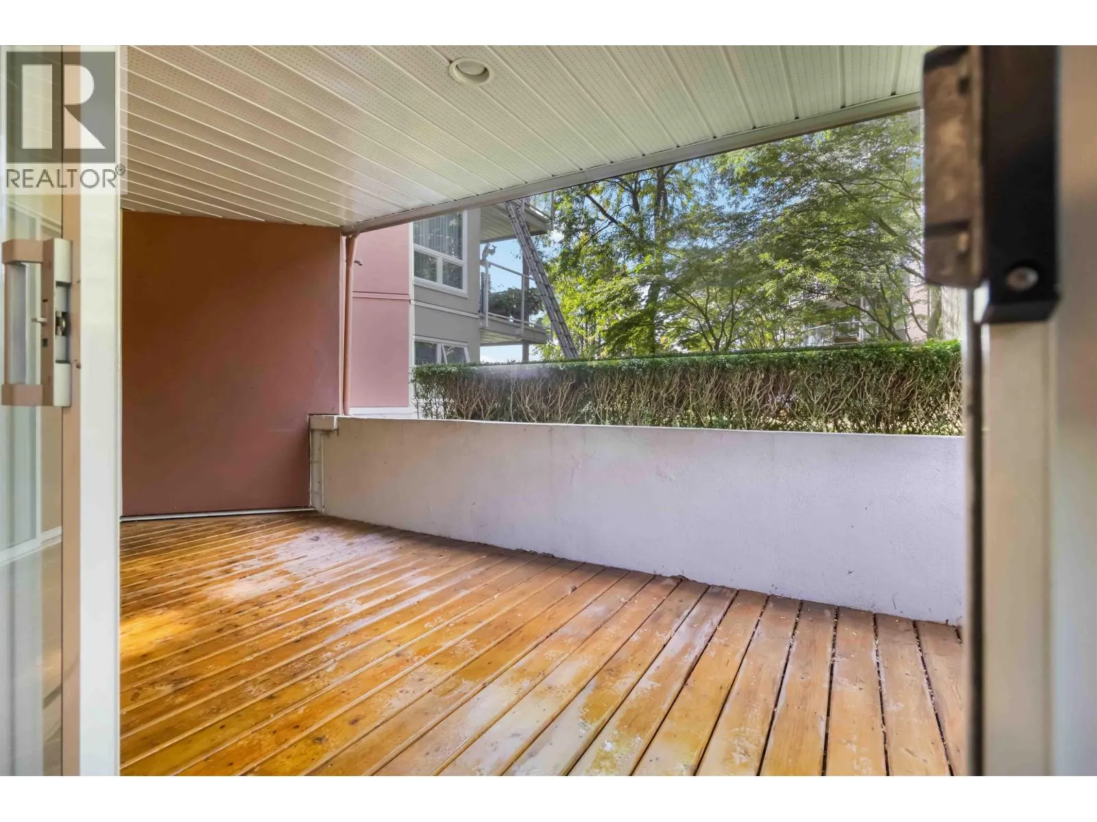 102 1230 QUAYSIDE DRIVE