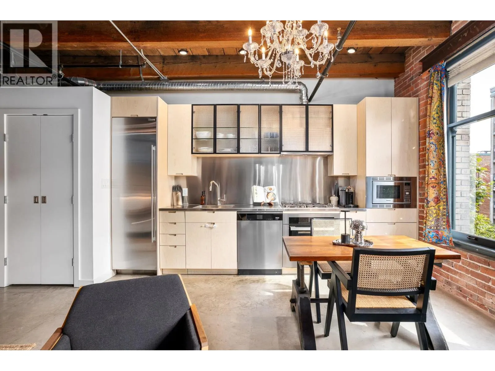 310 55 E CORDOVA STREET