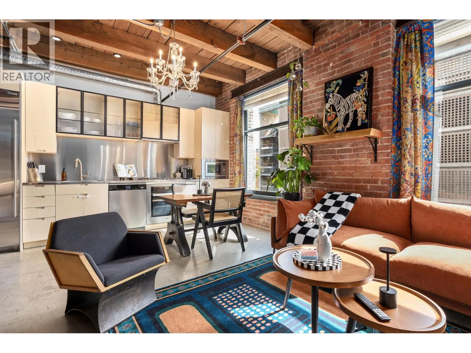 310 55 E CORDOVA STREET